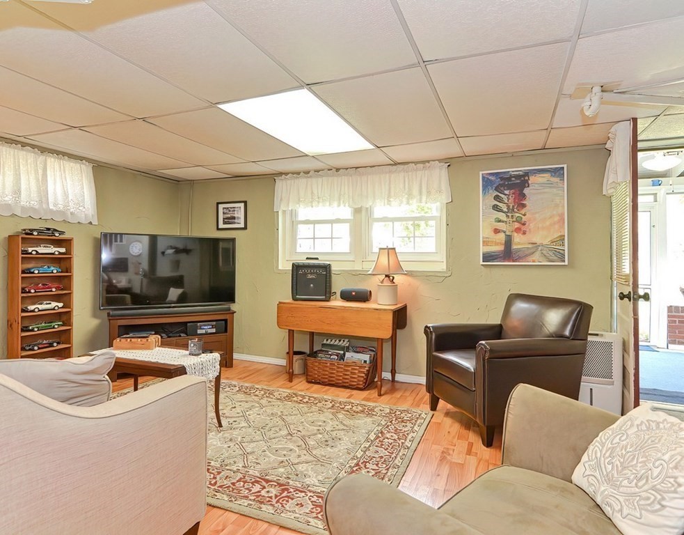 40 Robin Road Westborough, MA 01581 - Photo 32 of 42 Gallery Image 32
