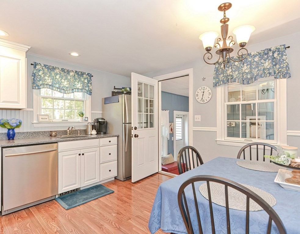 40 Robin Road Westborough, MA 01581 - Photo 8 of 42 Gallery Image 8