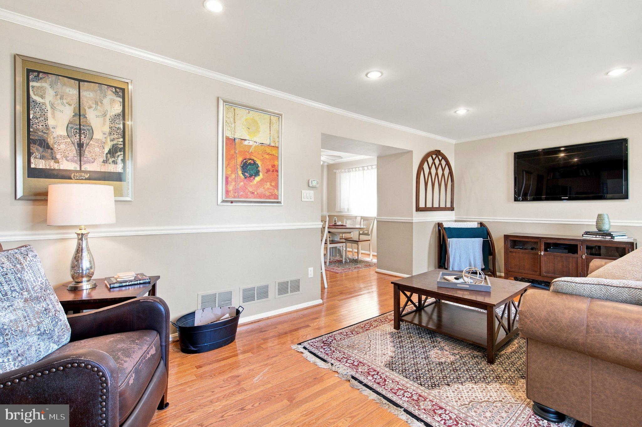 2337 Archdale Road Reston, VA 20191 - Photo 20 of 58 living to breakfast nook