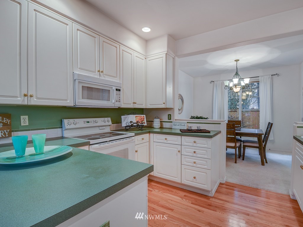 4505 Northeast 6th Court Renton, WA 98059 - Photo 11 of 29 Gallery Image 11