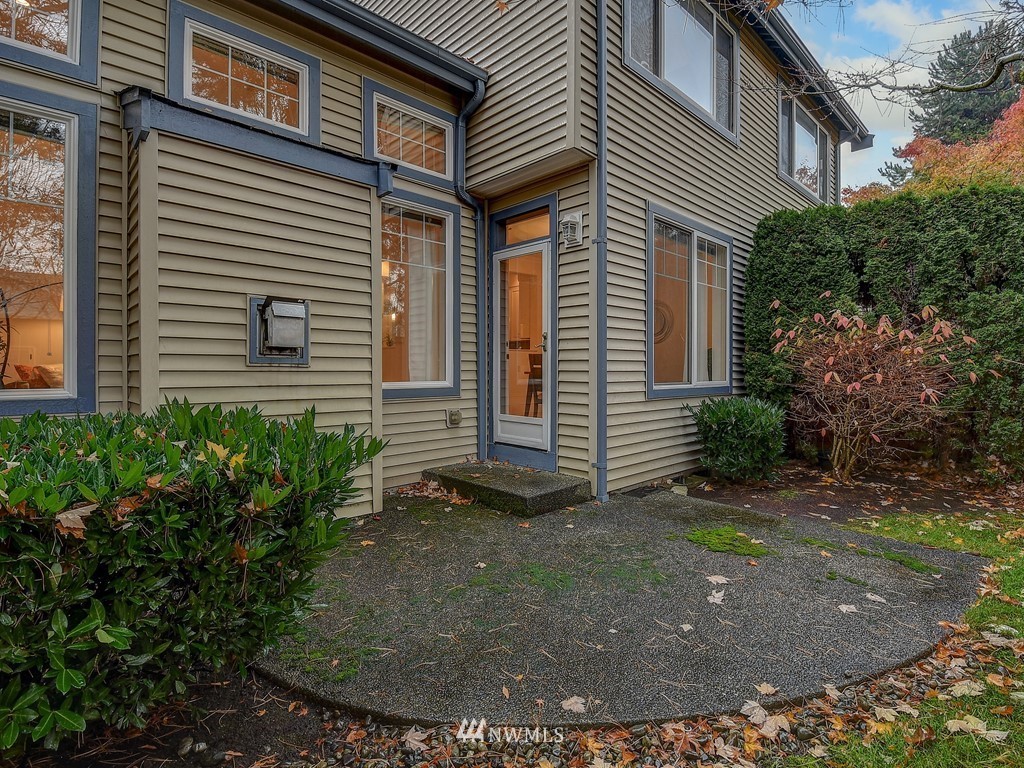 4505 Northeast 6th Court Renton, WA 98059 - Photo 25 of 29 Gallery Image 25