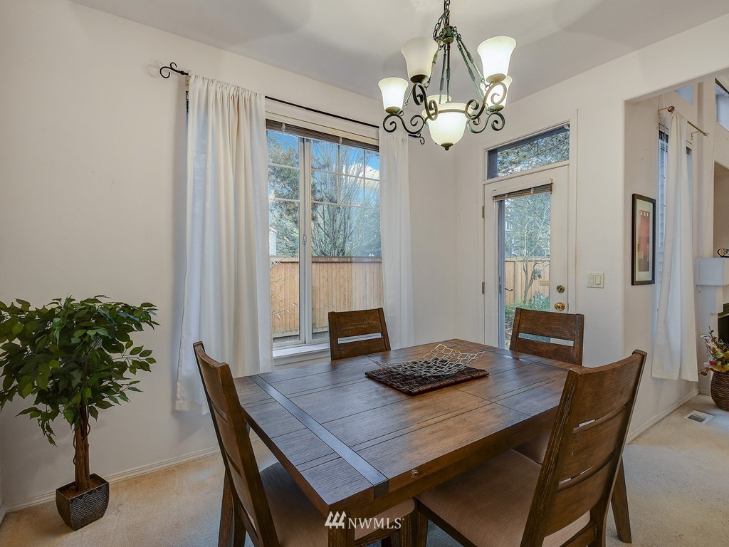 4505 Northeast 6th Court Renton, WA 98059 - Photo 7 of 29 Gallery Image 7