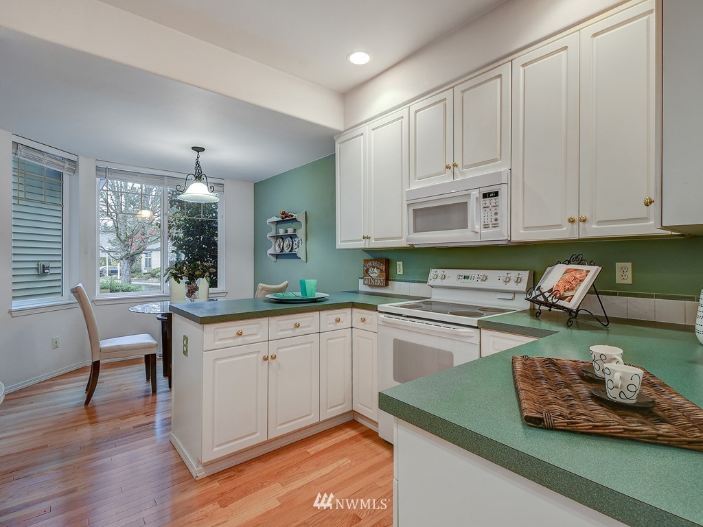 4505 Northeast 6th Court Renton, WA 98059 - Photo 10 of 29 Gallery Image 10