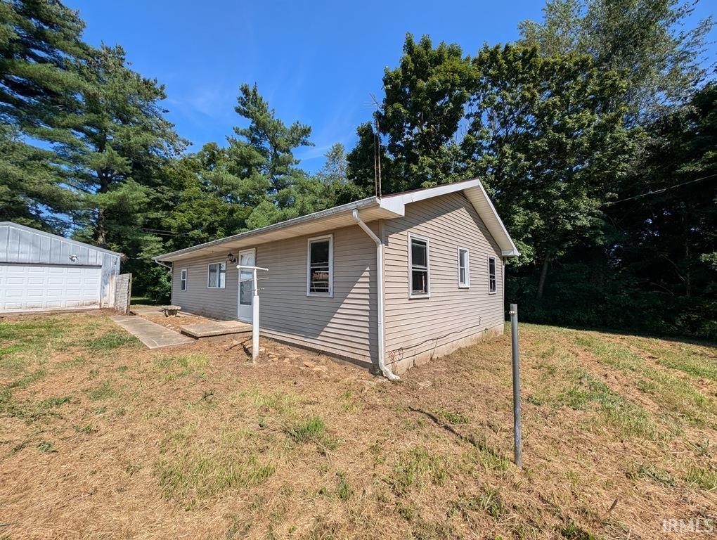 1775 Standish Steel Road Bedford, IN 47421 - Photo 3 of 15