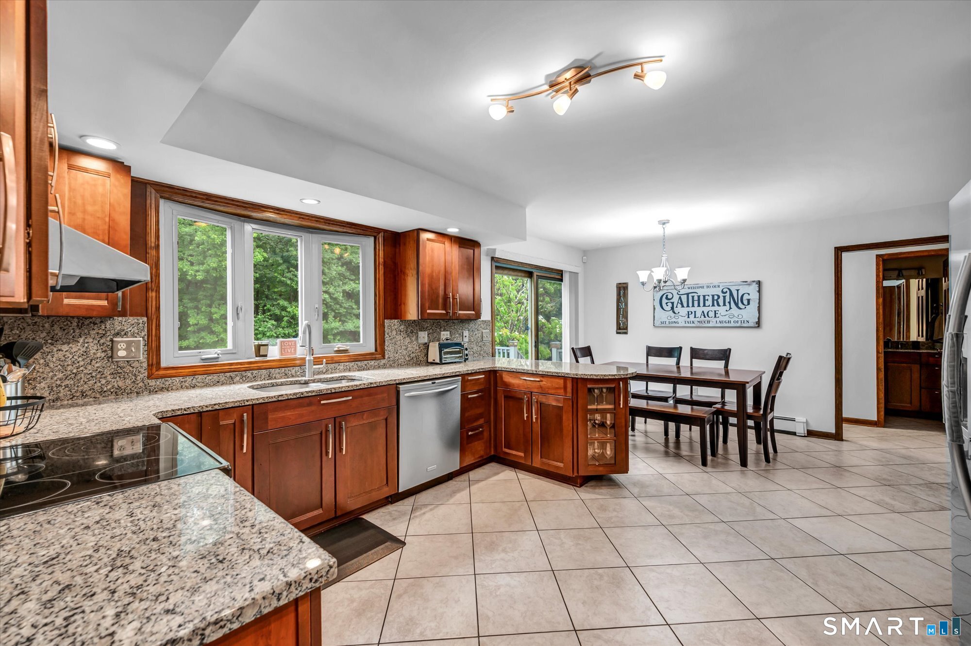 33 Shawnee Lane Monroe, CT 06468 - Photo 12 of 36