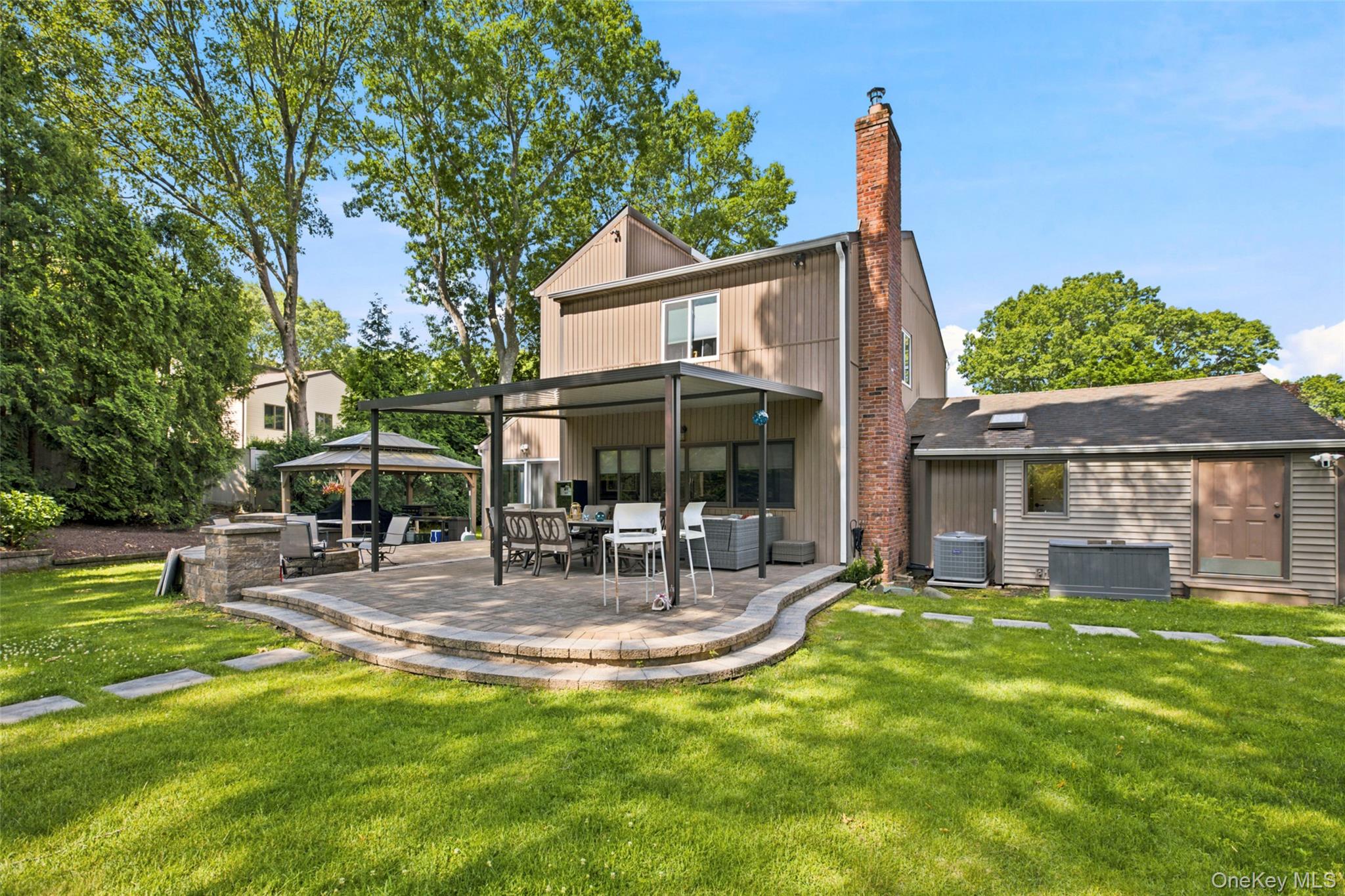 17 Lower Road Smithtown, NY 11787 - Photo 24 of 29