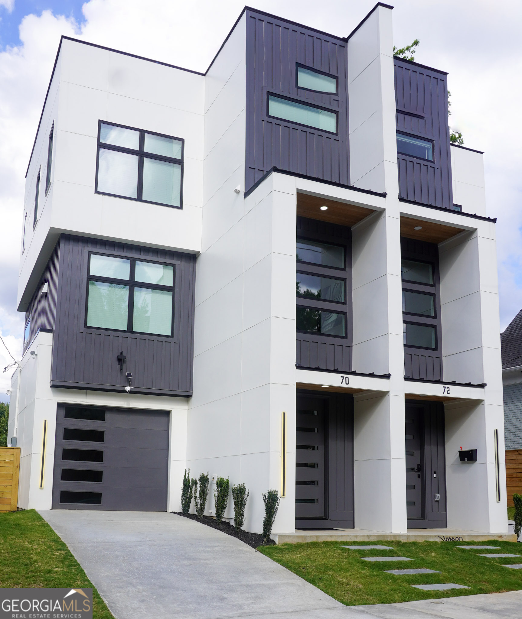 68 Boulevard Southeast Atlanta, GA 30312 - Photo 2 of 51 a front view of a house with garden