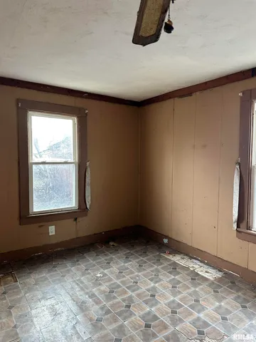 $39,900 | 128 East Ash Street, Canton, IL 61520