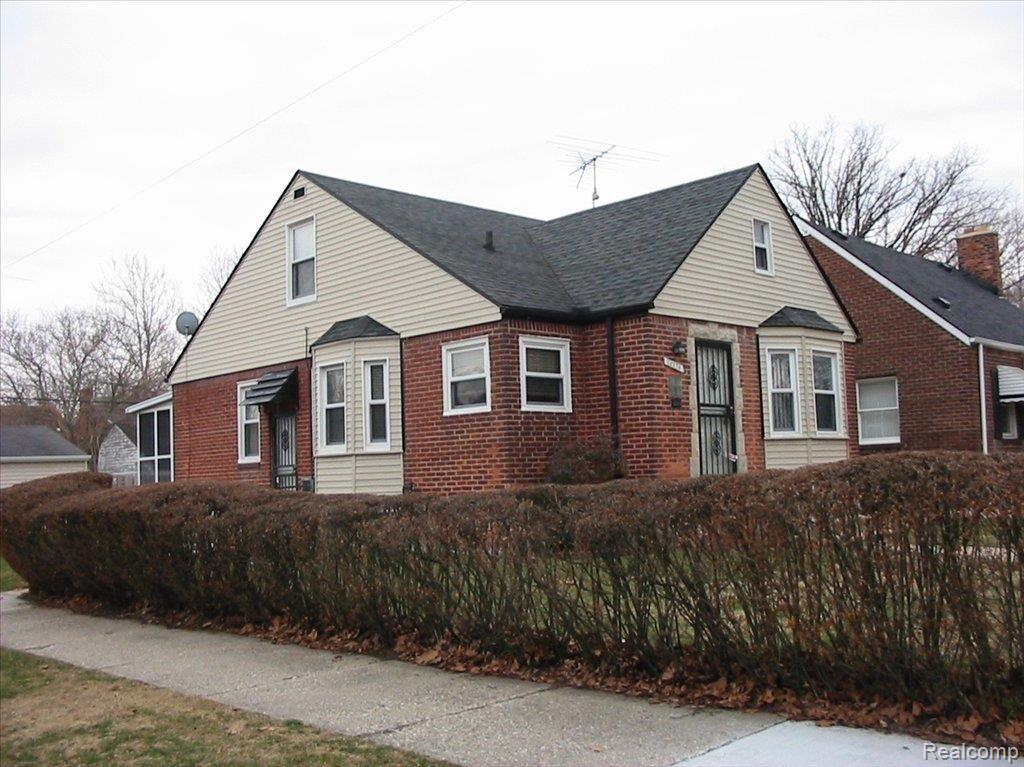 15510 Spring Garden Street Detroit, MI 48205 - Photo 1 of 4 IMG_2158