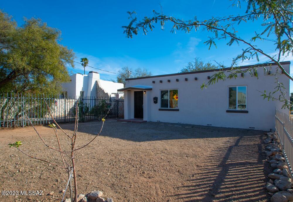 608 East Navajo Road Tucson, AZ 85705 - Photo 2 of 18 Gallery Image 2