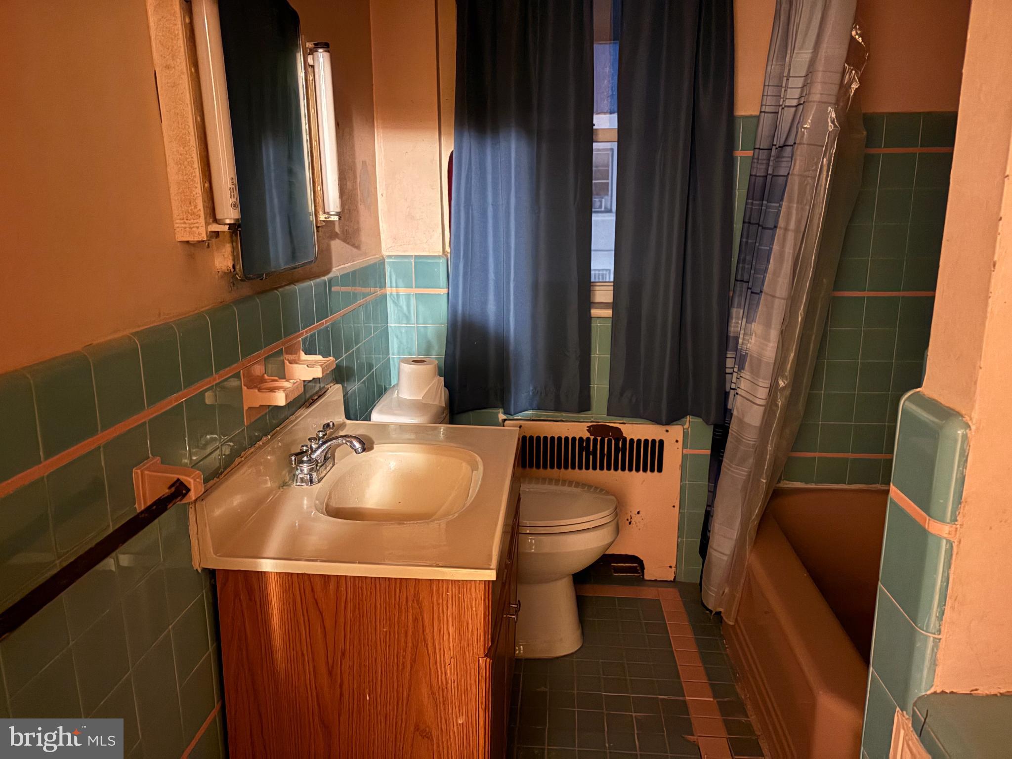 5757 Drexel Road Philadelphia, PA 19131 - Photo 30 of 31 Charming vintage bathroom with retro tiles.