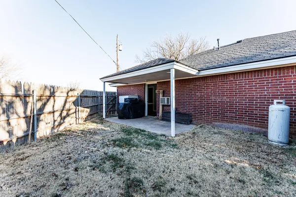 $290,000 | 206 Collins Avenue, Sundown, TX 79372