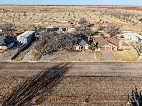 $290,000 | 206 Collins Avenue, Sundown, TX 79372