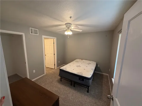$450 | 527 Southwest Parkway, Unit 104, College Station, TX 77840