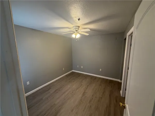 $450 | 527 Southwest Parkway, Unit 104, College Station, TX 77840