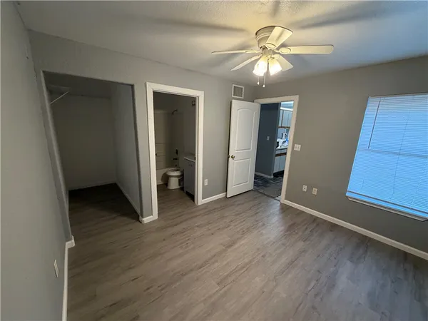 $450 | 527 Southwest Parkway, Unit 104, College Station, TX 77840