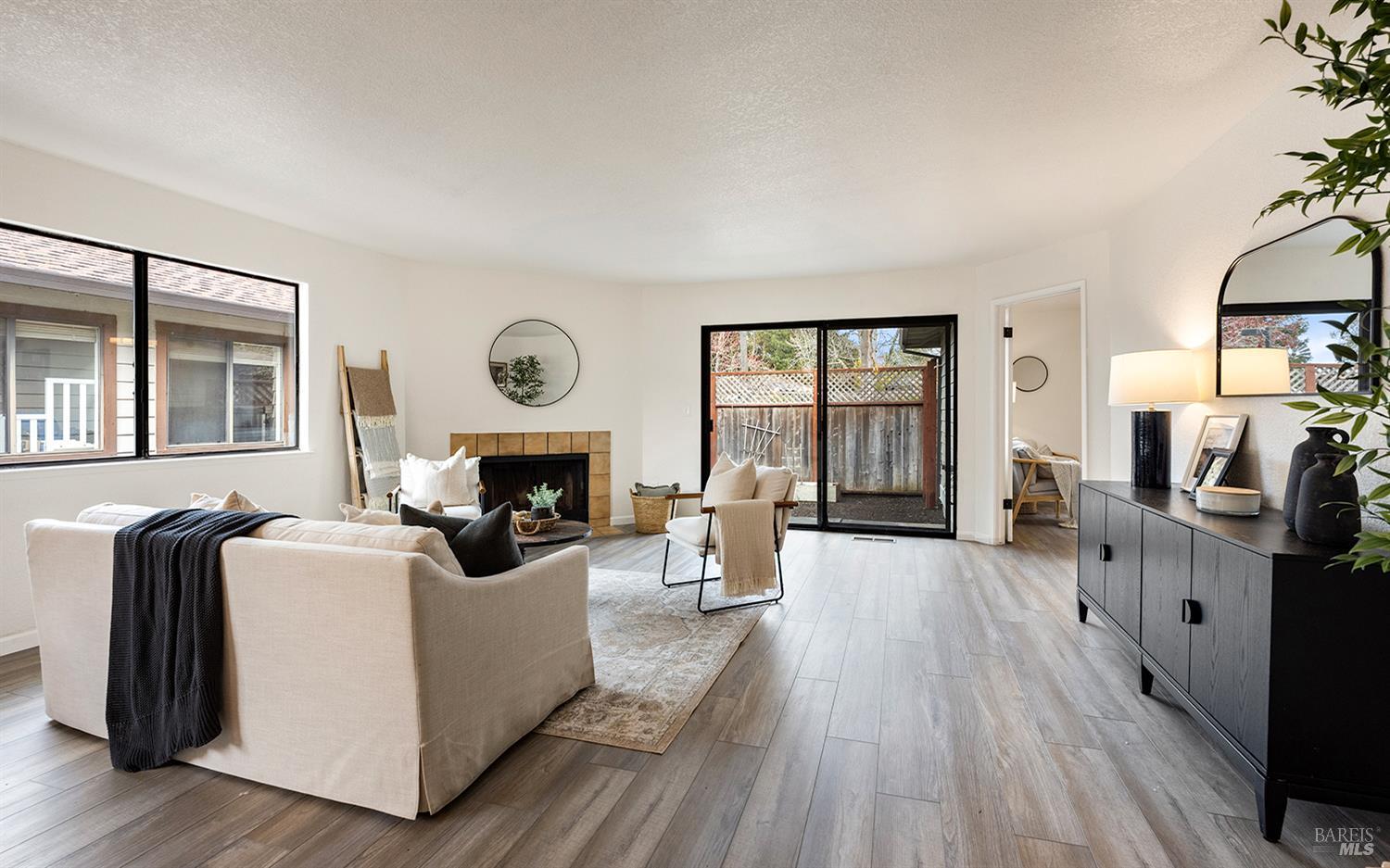 1733 Burgundy Place Santa Rosa, CA 95403 - Photo 7 of 23 Bright and spacious living room.