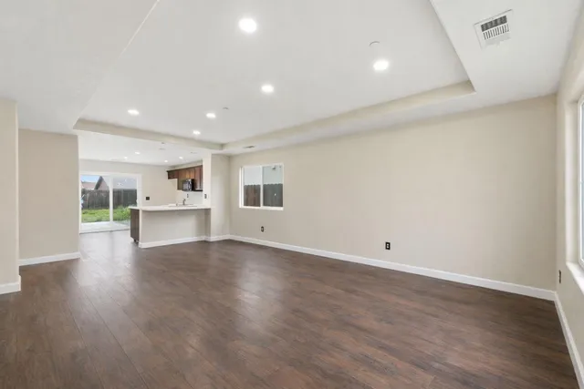 $350,000 | 1369 West Burgundy Court, Hanford, CA 93230