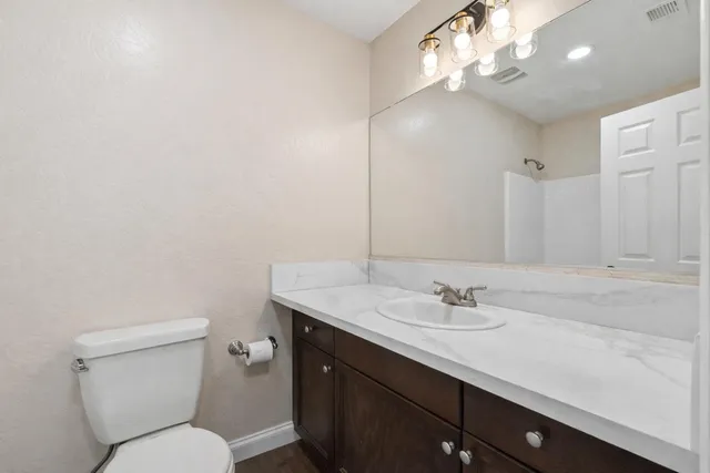 $350,000 | 1369 West Burgundy Court, Hanford, CA 93230