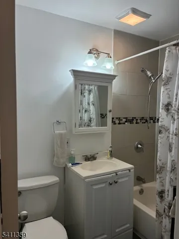 $1,800 | 826 West Grand Street, Unit 1E, Elizabeth, NJ 07202