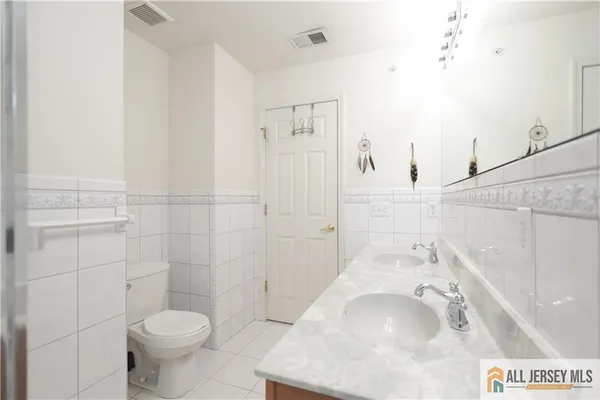$450,000 | 125 Adamecs Way, Unit 26, South Amboy, NJ 08879