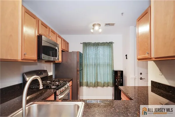 $450,000 | 125 Adamecs Way, Unit 26, South Amboy, NJ 08879