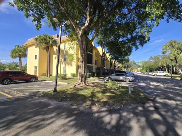 490 Northwest 20th Street, Unit 2110 Boca Raton, FL 33431 - Photo 3 of 29 e4633e38-336a-4218-8720-88416efb864d