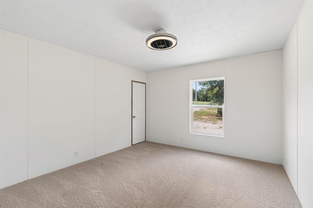 139 Cedar Drive Azle, TX 76020 - Photo 17 of 31