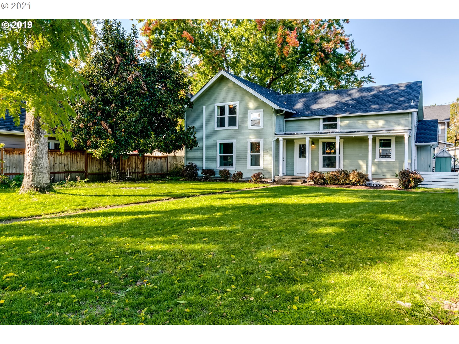 1620 Kellogg Road Springfield, OR 97477 - Photo 1 of 21 a front view of a house with a big yard