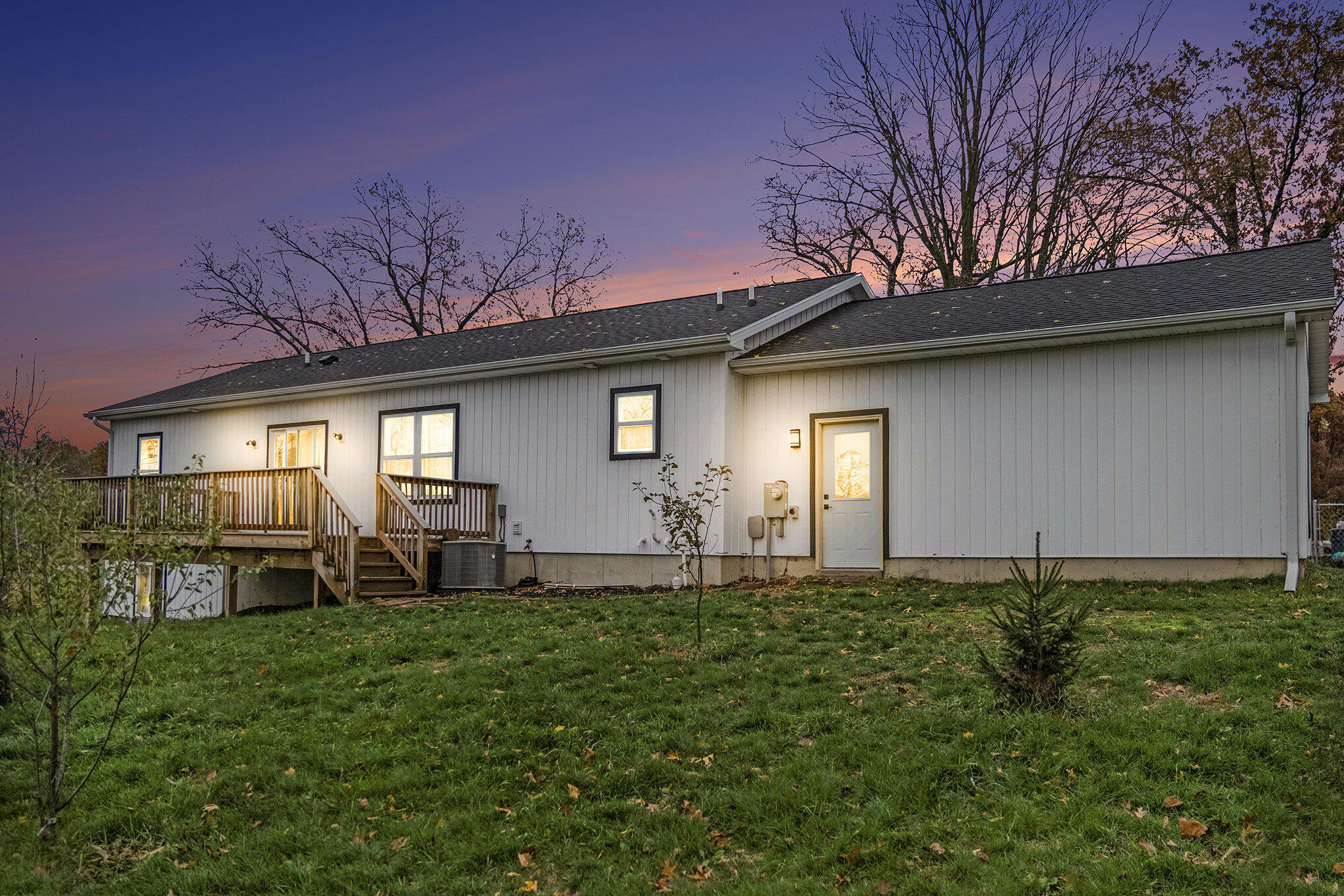 15810 Gorton Road Grass Lake, MI 49240 - Photo 20 of 36 019_sbp_2-twilight_203