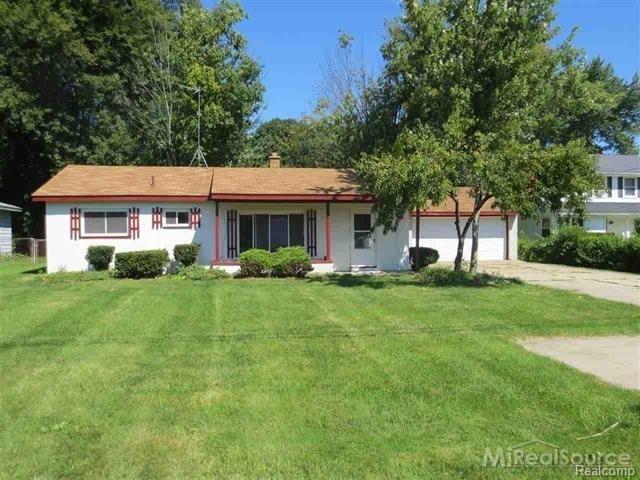8635 21 Mile Road Utica, MI 48317 - Photo 3 of 17 3.JPG