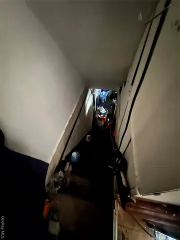 a view of entryway with workspace