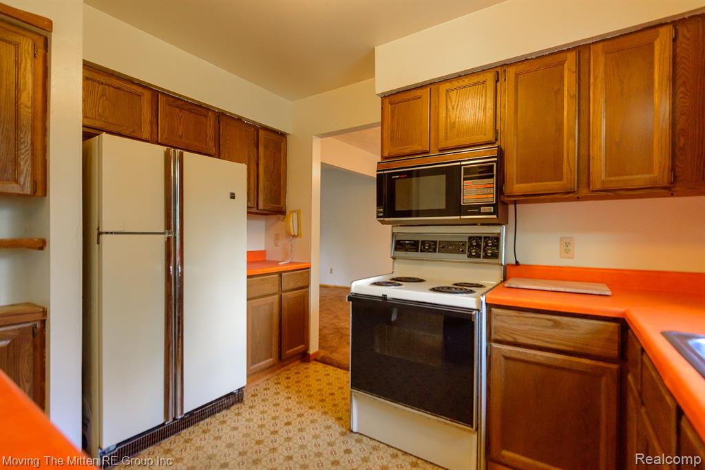 50274 Bog Road Belleville, MI 48111 - Photo 12 of 49 Gallery Image 12
