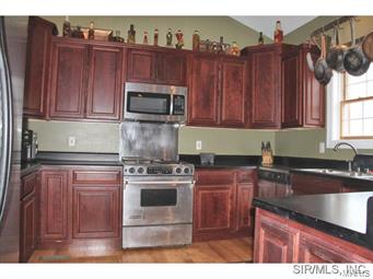 6237 Kk Road Waterloo, IL 62298 - Photo 5 of 24
