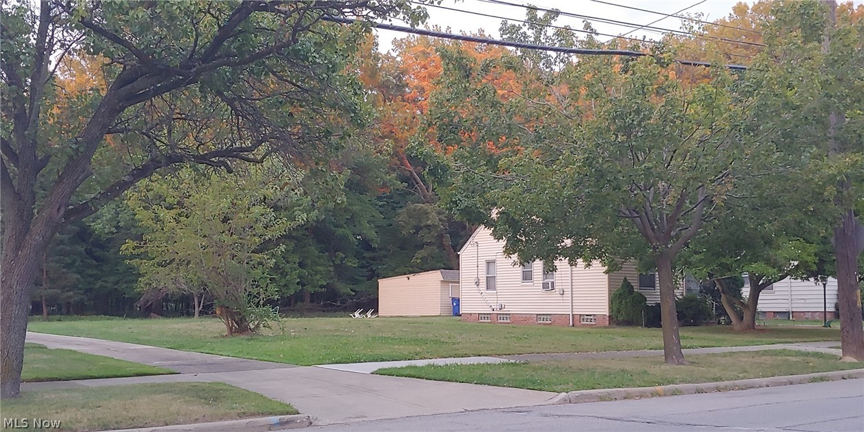2155 Green Road Cleveland, OH 44121 - Photo 1 of 3