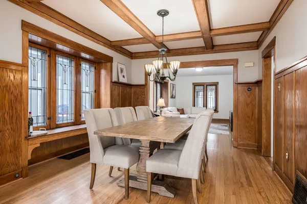 $730,000 | 944 North Taylor Avenue, Oak Park, IL 60302
