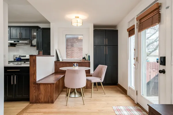 $730,000 | 944 North Taylor Avenue, Oak Park, IL 60302