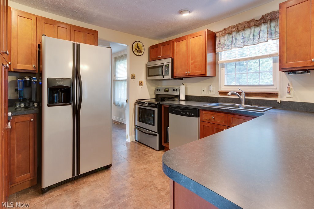 7318 Button Road Mentor, OH 44060 - Photo 4 of 35 Gallery Image 4