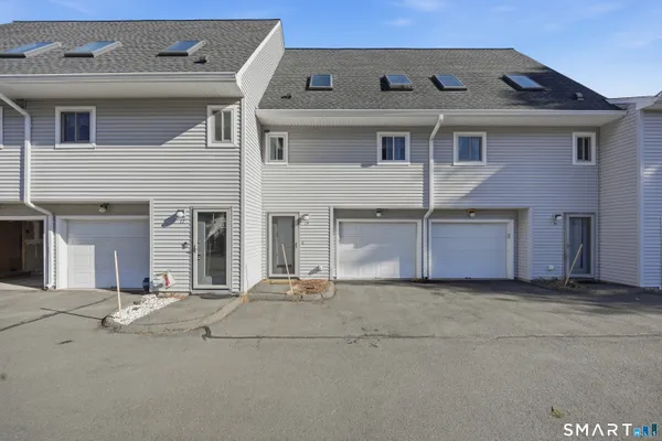 $250,000 | 19 Chelsea Lane, Unit 19, East Granby, CT 06026