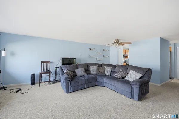 $250,000 | 19 Chelsea Lane, Unit 19, East Granby, CT 06026