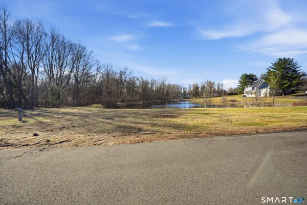 $250,000 | 19 Chelsea Lane, Unit 19, East Granby, CT 06026