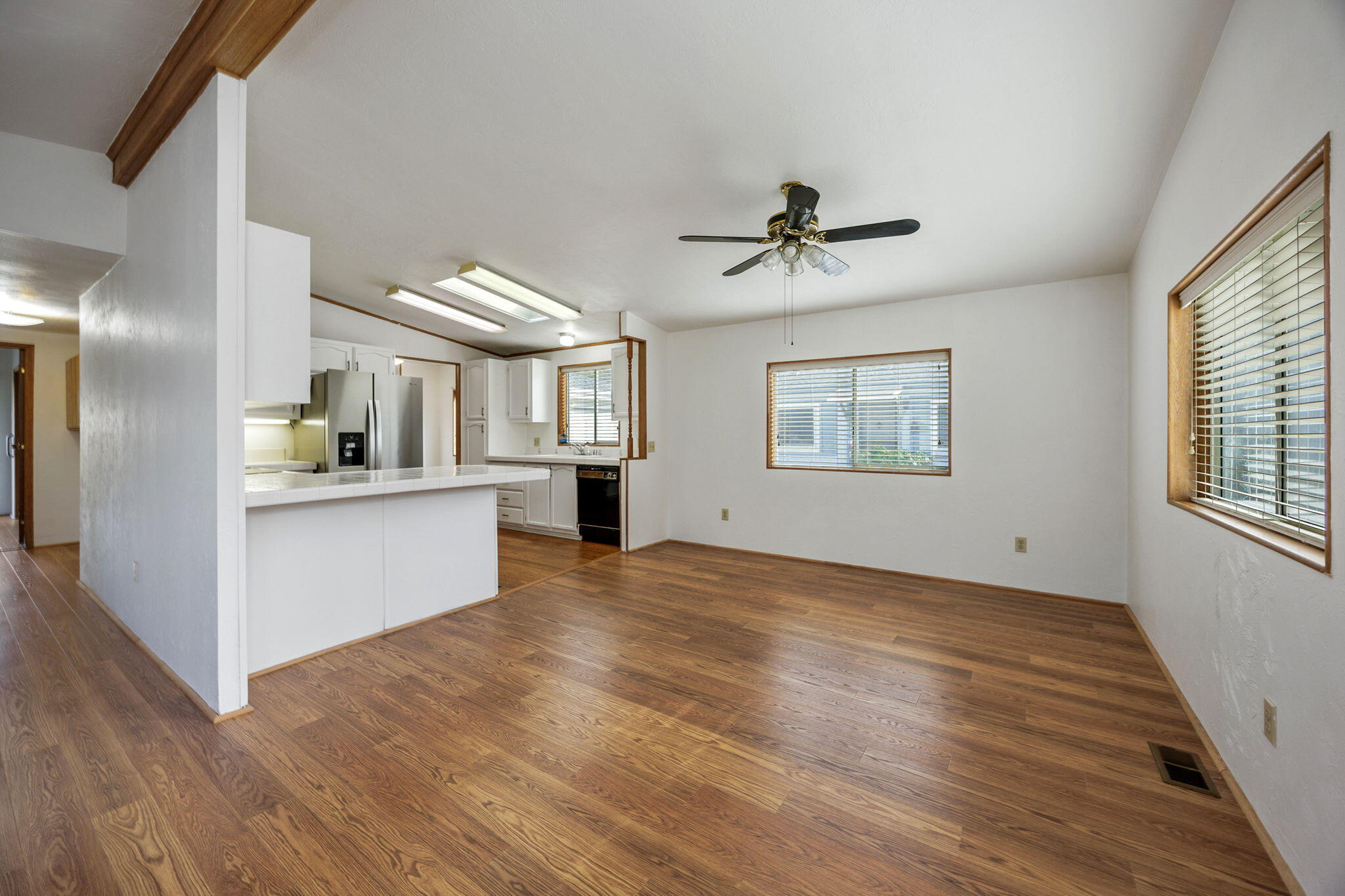 555 Freeman Road, Unit 61 Central Point, OR 97502 - Photo 8 of 34 Dining Room