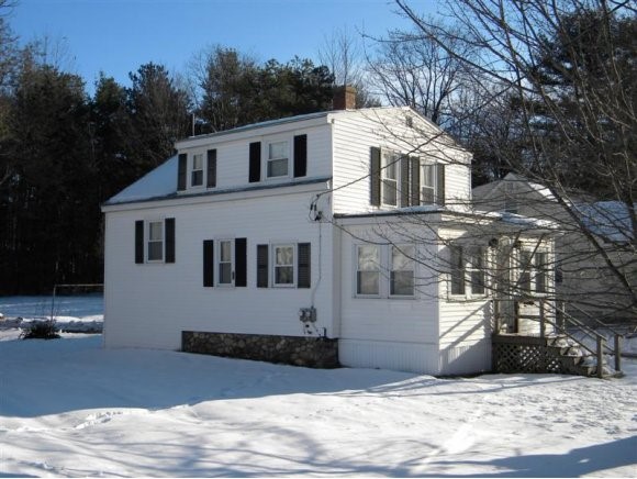 56 Lowell Street Rochester, NH 03867 - Photo 1 of 1
