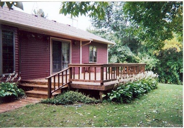 1640 Indian Road Lapeer, MI 48446 - Photo 3 of 21 1640 Indian deck