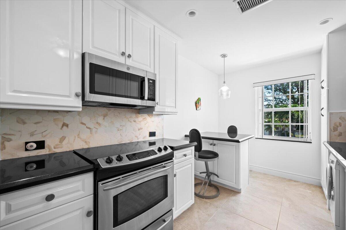 1205 Sandy Lane, Unit 249 Riviera Beach, FL 33404 - Photo 14 of 33 14-LUX_5622 - Copy