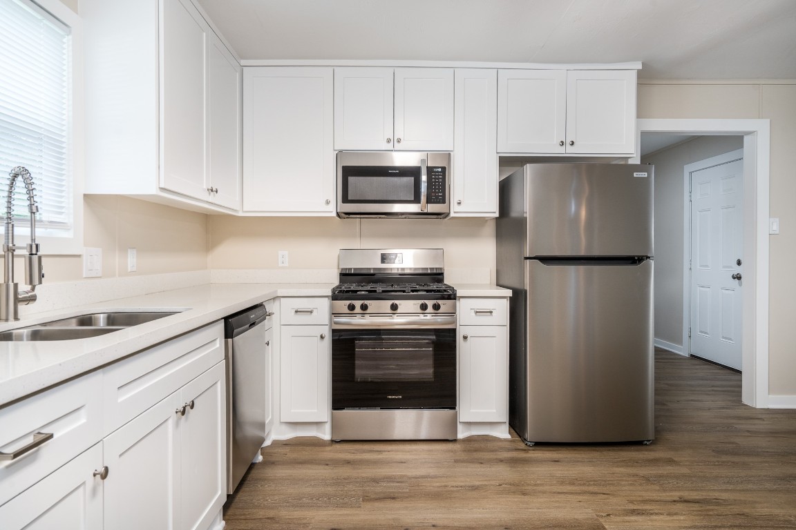 605 Hospital Street, Unit A Tomball, TX 77375 - Photo 3 of 15 Washer, dryer refrigerator included