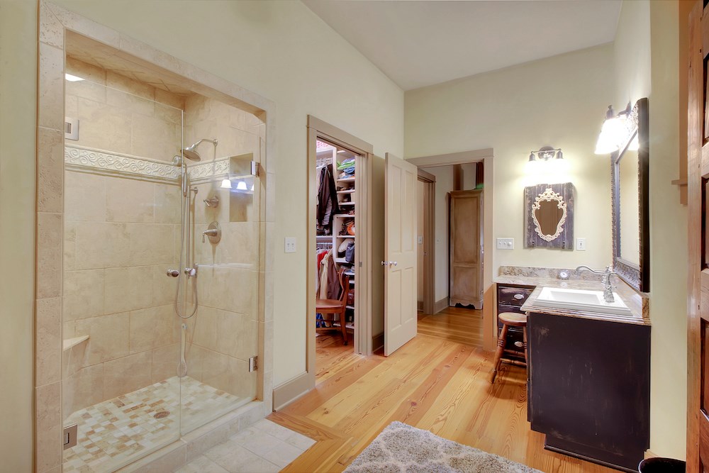 357 YellowJacket Lane Fredericksburg, TX 78624 - Photo 19 of 72 Master bathroom