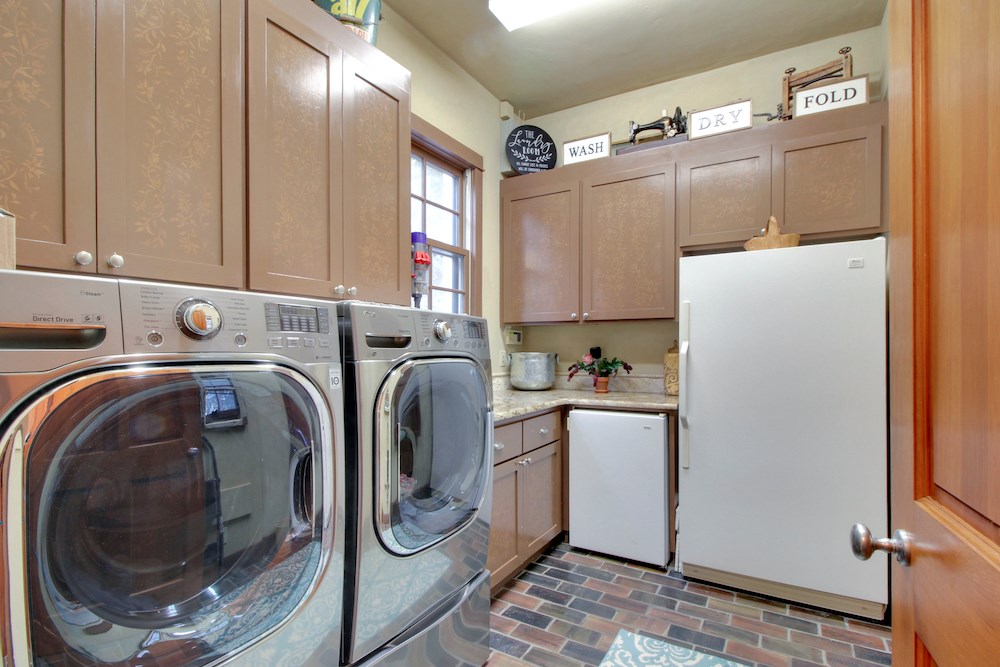 357 YellowJacket Lane Fredericksburg, TX 78624 - Photo 30 of 72 Laundry room