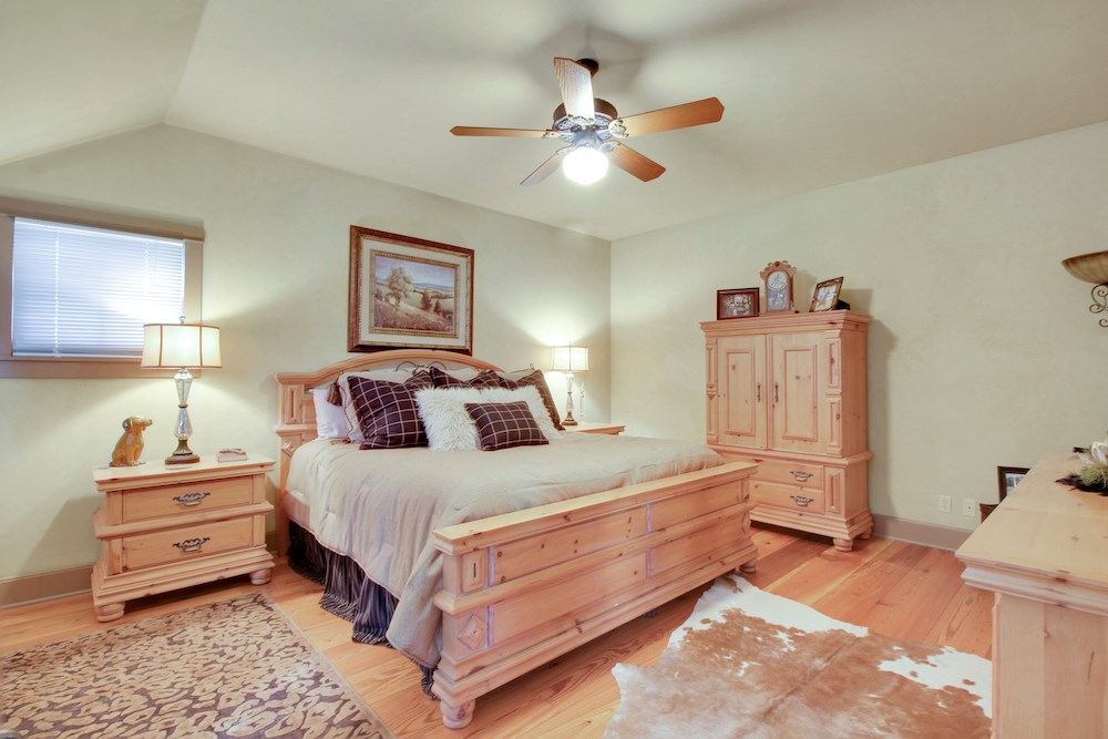 357 YellowJacket Lane Fredericksburg, TX 78624 - Photo 32 of 72 Upstairs bed #1