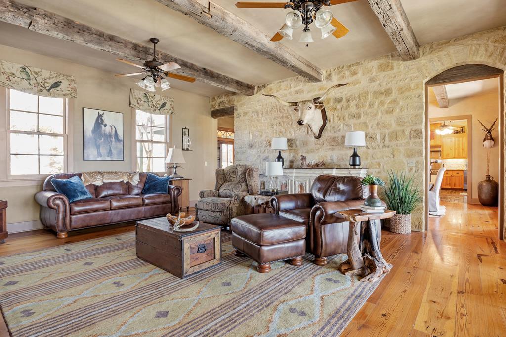 357 YellowJacket Lane Fredericksburg, TX 78624 - Photo 9 of 72 Living room